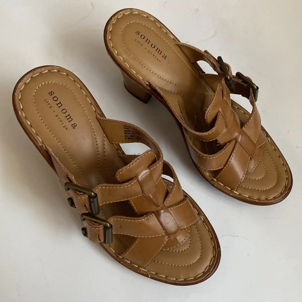 Women's Sonoma Natural Daunt Tan Wedge‎ Peep Toe Sandals with Buckle, Size 7.5M